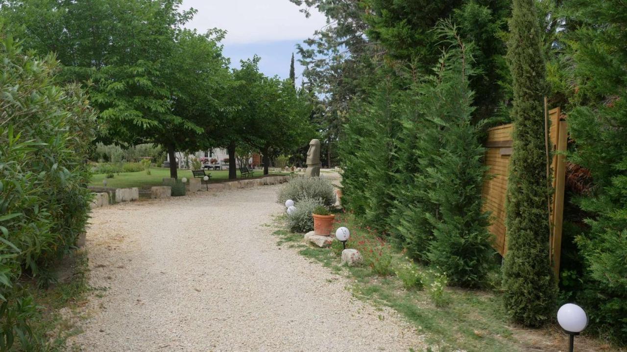 Mas Maurane - L'Olivier Avec Spa Prive Aux Portes D'Arles Tarascon Bagian luar foto