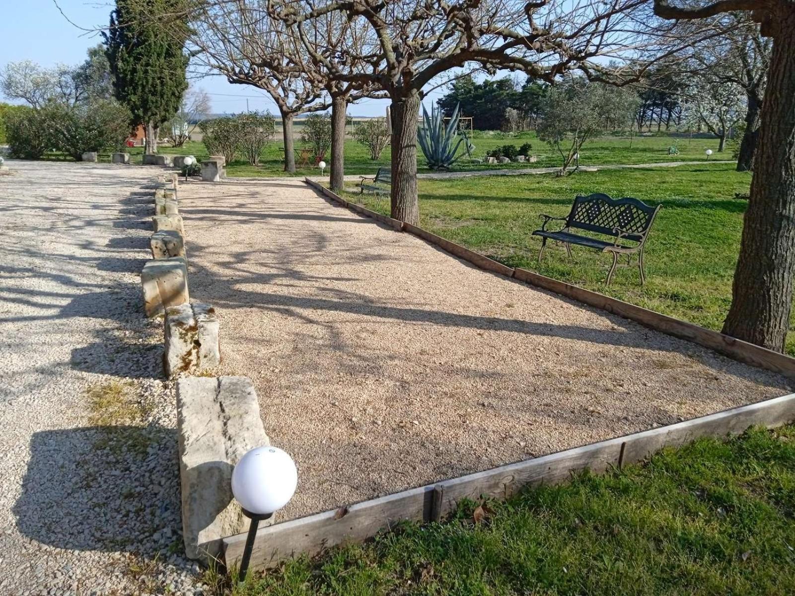Mas Maurane - L'Olivier Avec Spa Prive Aux Portes D'Arles Tarascon Bagian luar foto